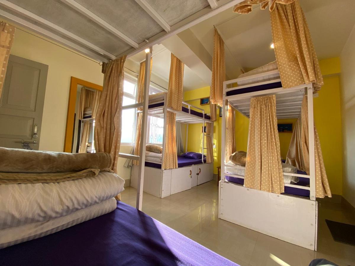 Хостел Tag Along Backpackers Ґанґток Екстер'єр фото