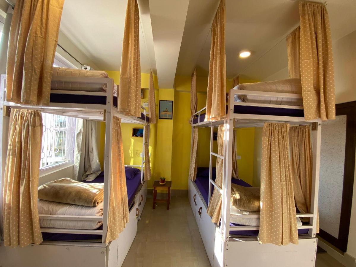 Хостел Tag Along Backpackers Ґанґток Екстер'єр фото